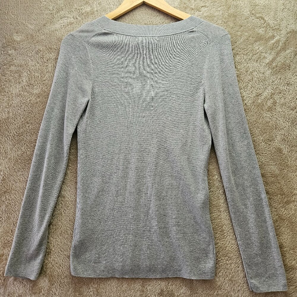 Banana Republic Gray Long Sleeve V-neck Knit Sweater Silk Cotton Size M - Picture 2 of 5